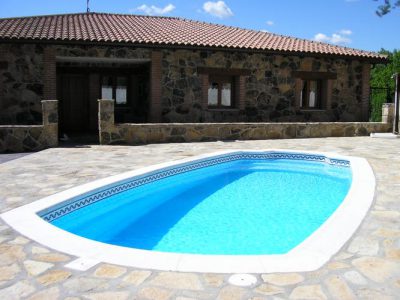 Finca de 1600 m2 con piscina, barbacoa, zona de césped, aparcamiento....