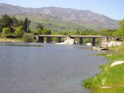 Un entorno único.... junto al río Alberche y 1 km de la Reserva Natural del Valle de Iruelas
