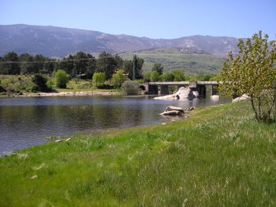 Un entorno único.... junto al río Alberche y 1 km de la Reserva Natural del Valle de Iruelas